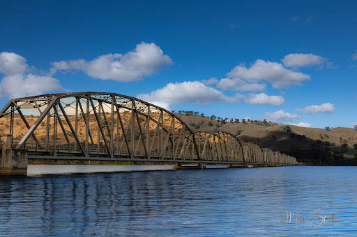 bank Bethanga Bridge
