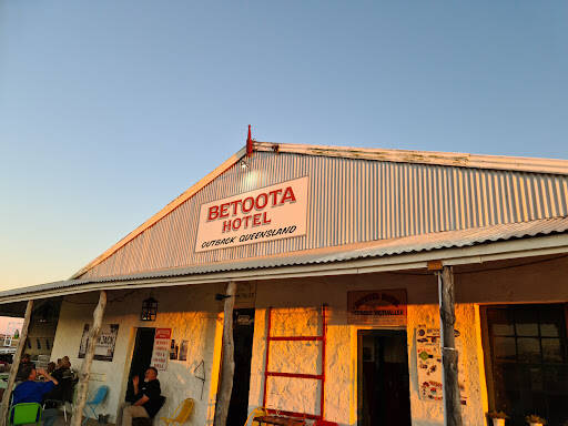 bank Betoota Hotel
