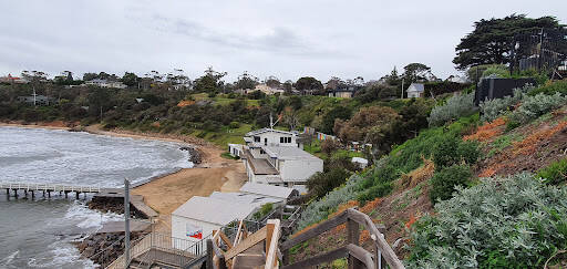 bank Daveys Bay Beach