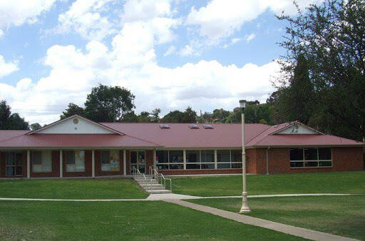 bank Gundagai Library