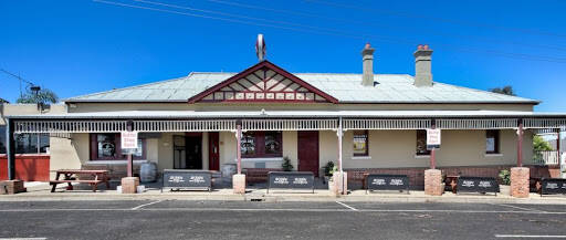 bank Lindenow Pub Farmers Home Hotel