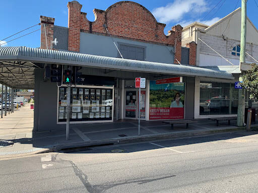 bank Lj Hooker Bega
