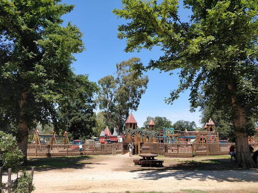 bank Maddingley Park