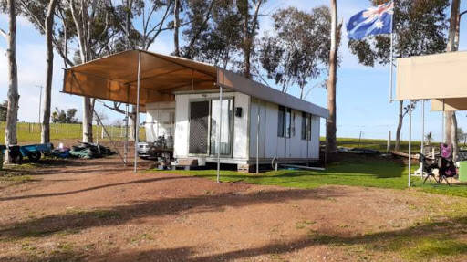 bank Moorabbee Lodge Caravan Park
