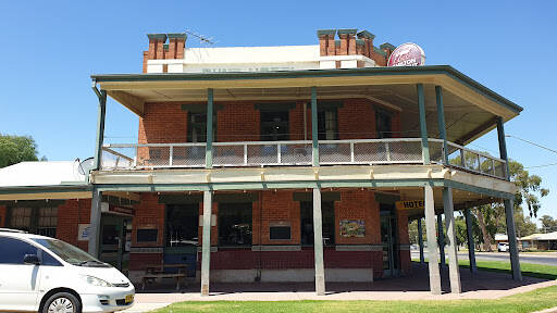 bank Punt Hotel