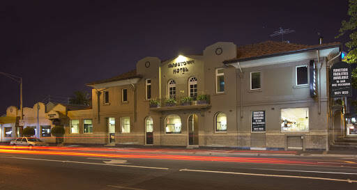 bank Rosstown Hotel