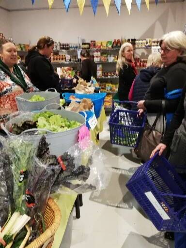bank Sapphire Community Pantry
