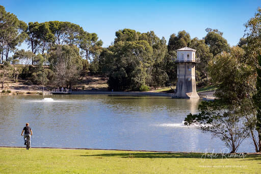 bank Thorndon Park Reserve